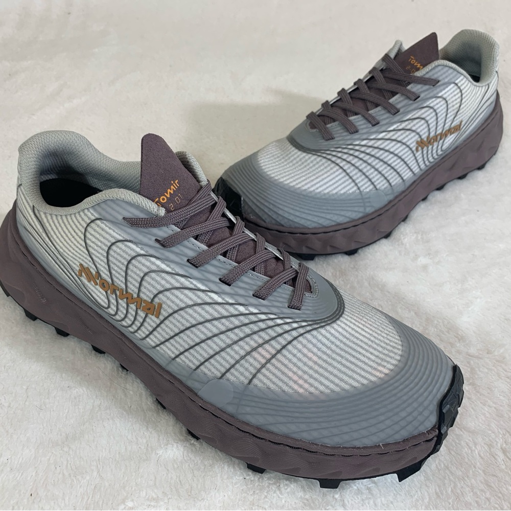 Nnormal Tomir 2-01 Trail running shoes Mens size 7 women's US size 8 EU 40 NWOT